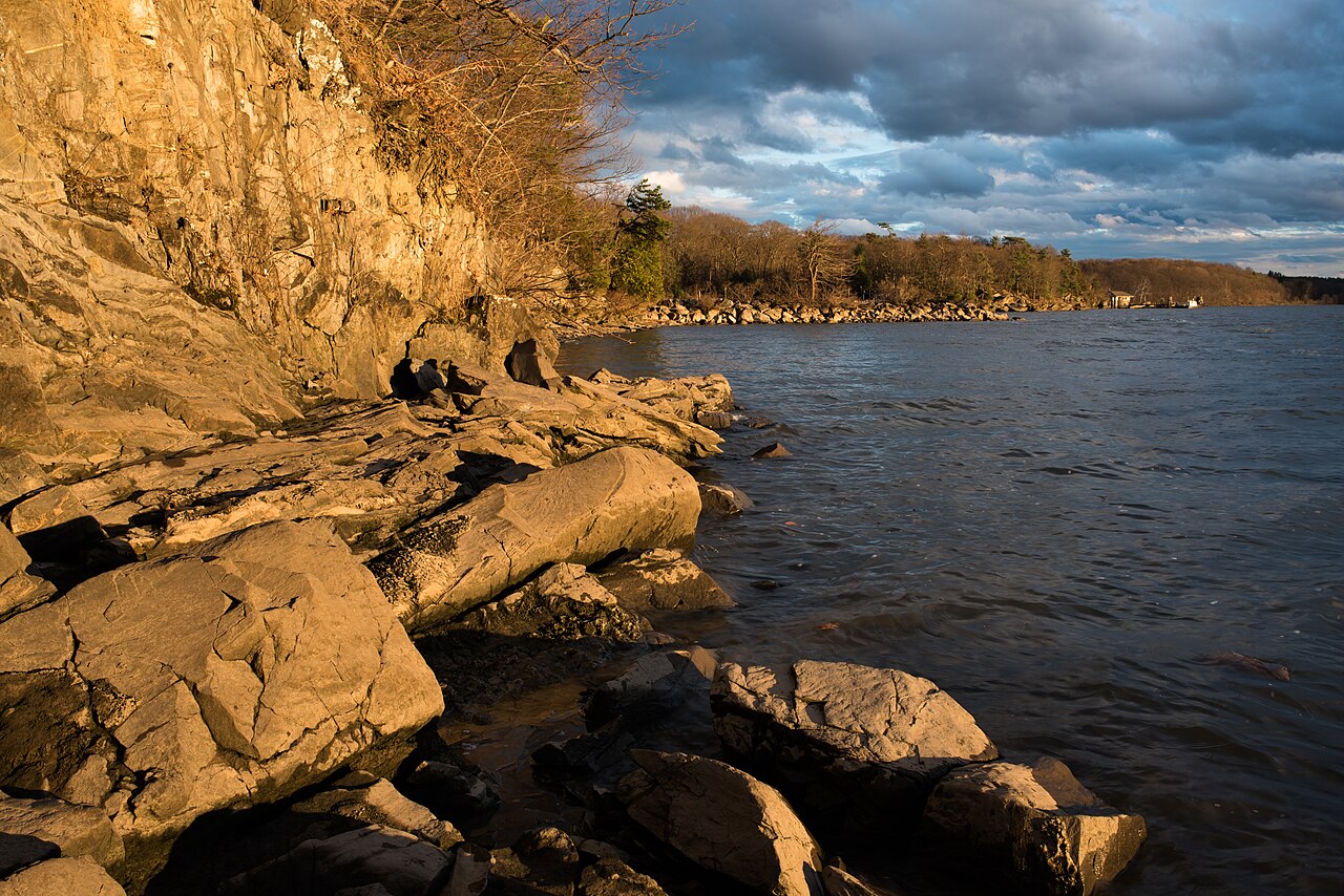 Hudson — Hudson River at Norrie State Park