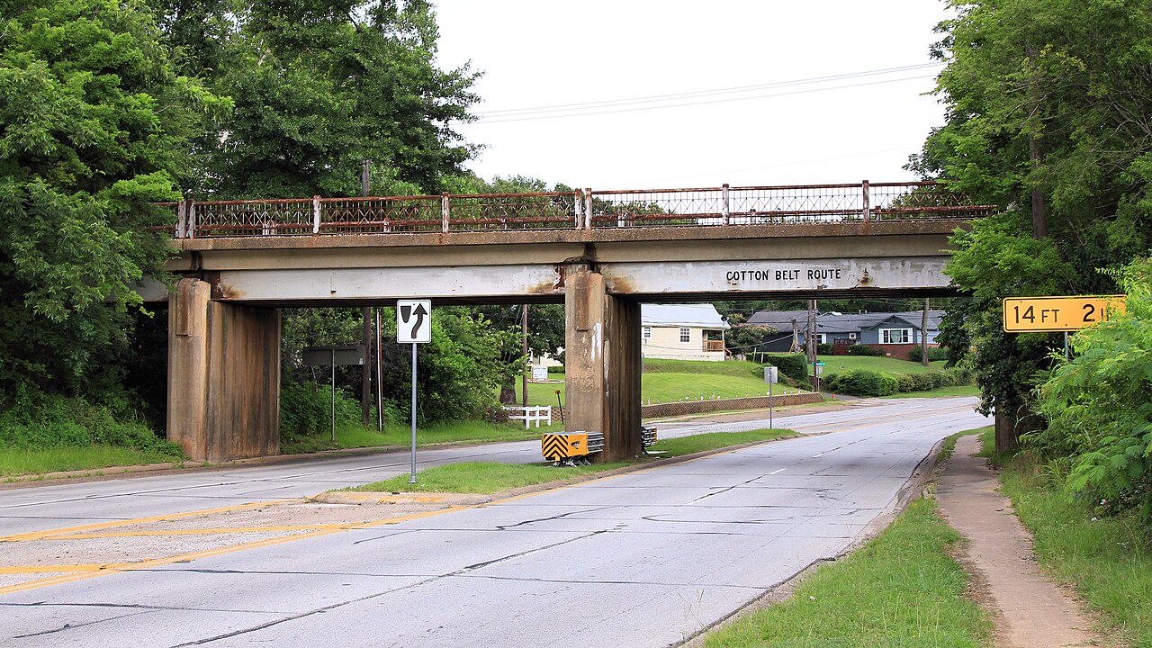 Tyler &mdash; Glenwood Boulevard Underpass Tyler Texas