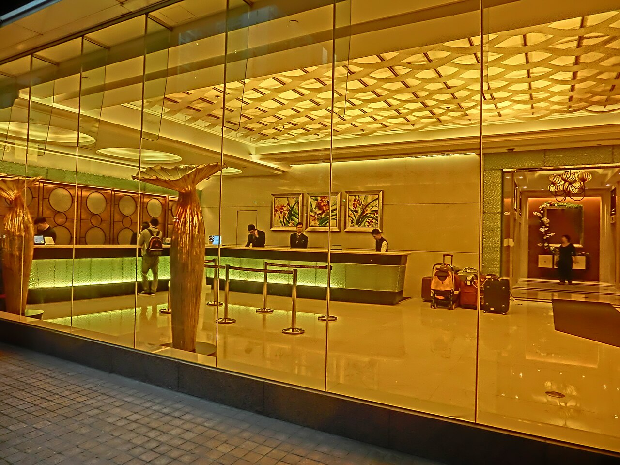 HK North Point 北角 城市花園 City Garden Hotel check-in counters hall Mar-2013