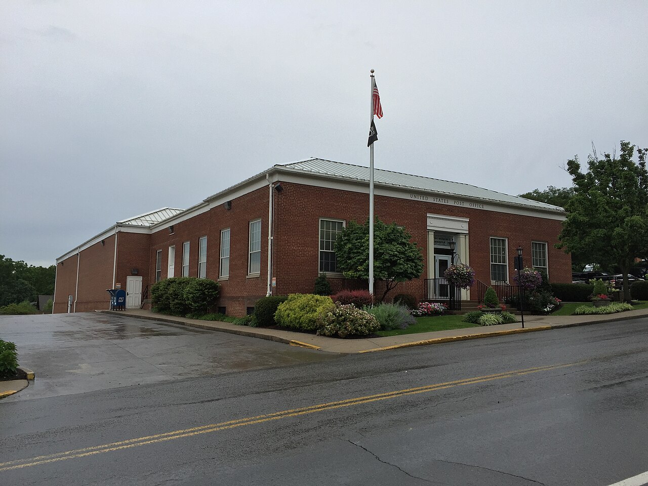 Lewisburg &mdash; Lewisburg, West Virginia post office 2016