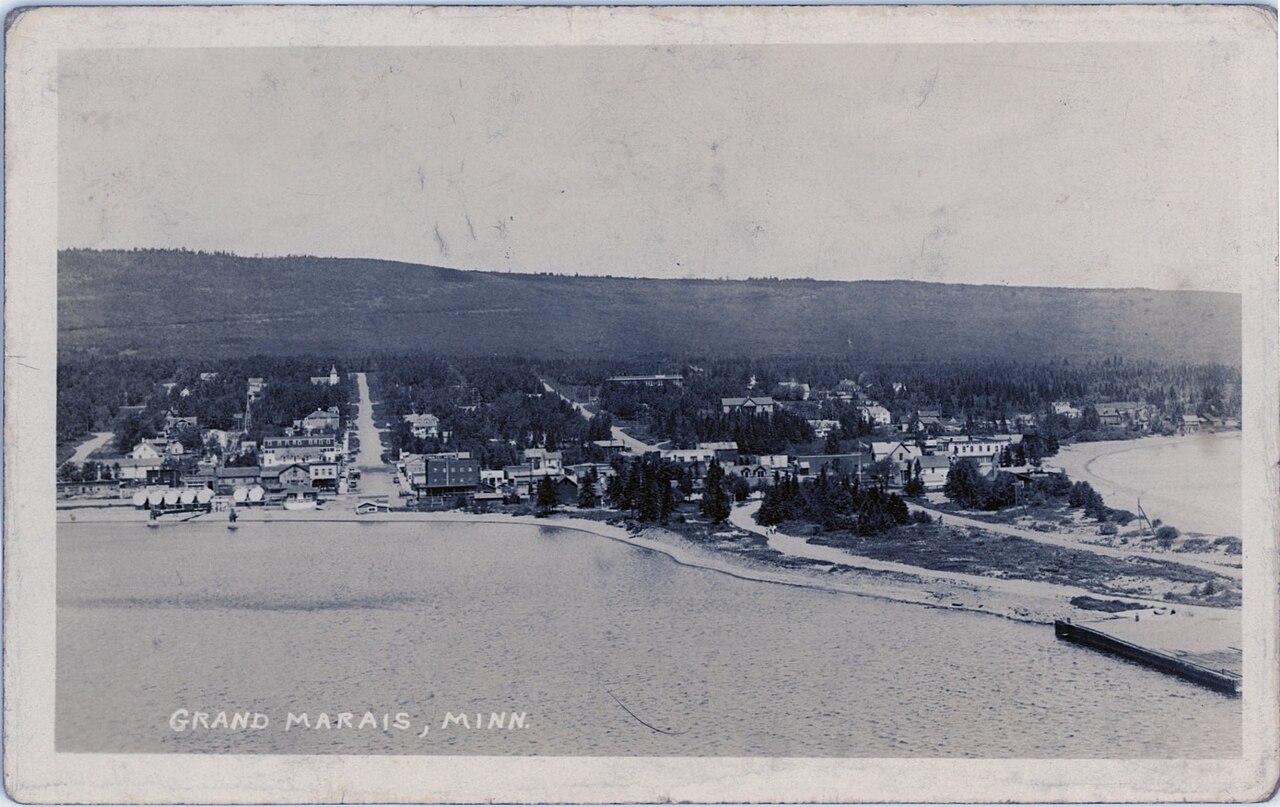 Grand Marais &mdash; Grand Marais, Minnesota, postcard - abt 1949