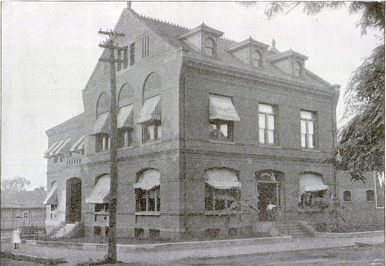 Tyler &mdash; United States Court House and Post Office (Tyler, Texas, 1889) Photographed circa 1901
