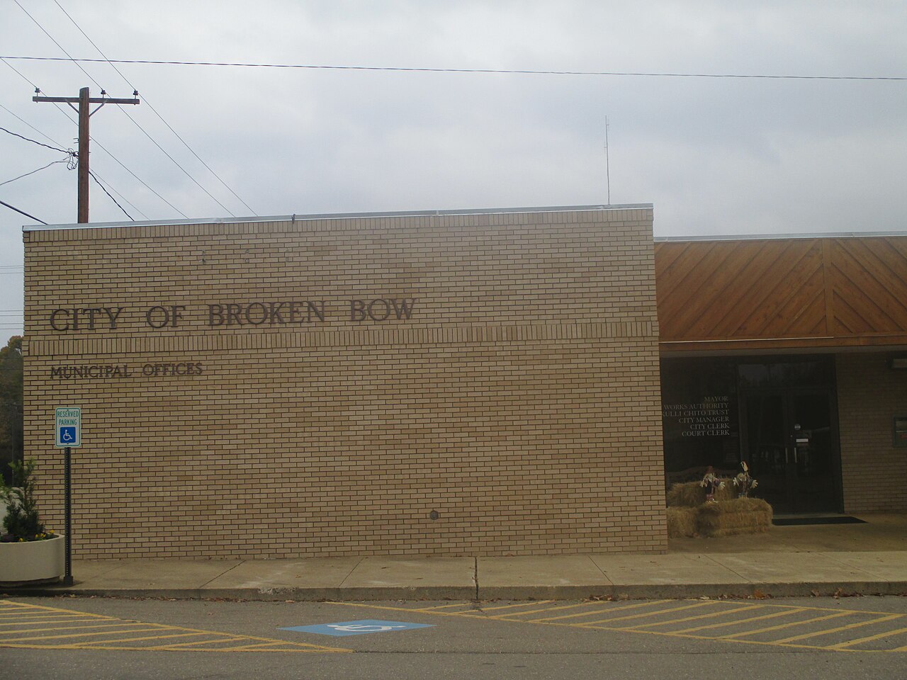 Broken Bow &mdash; Broken Bow, OK, City Hall IMG 8548