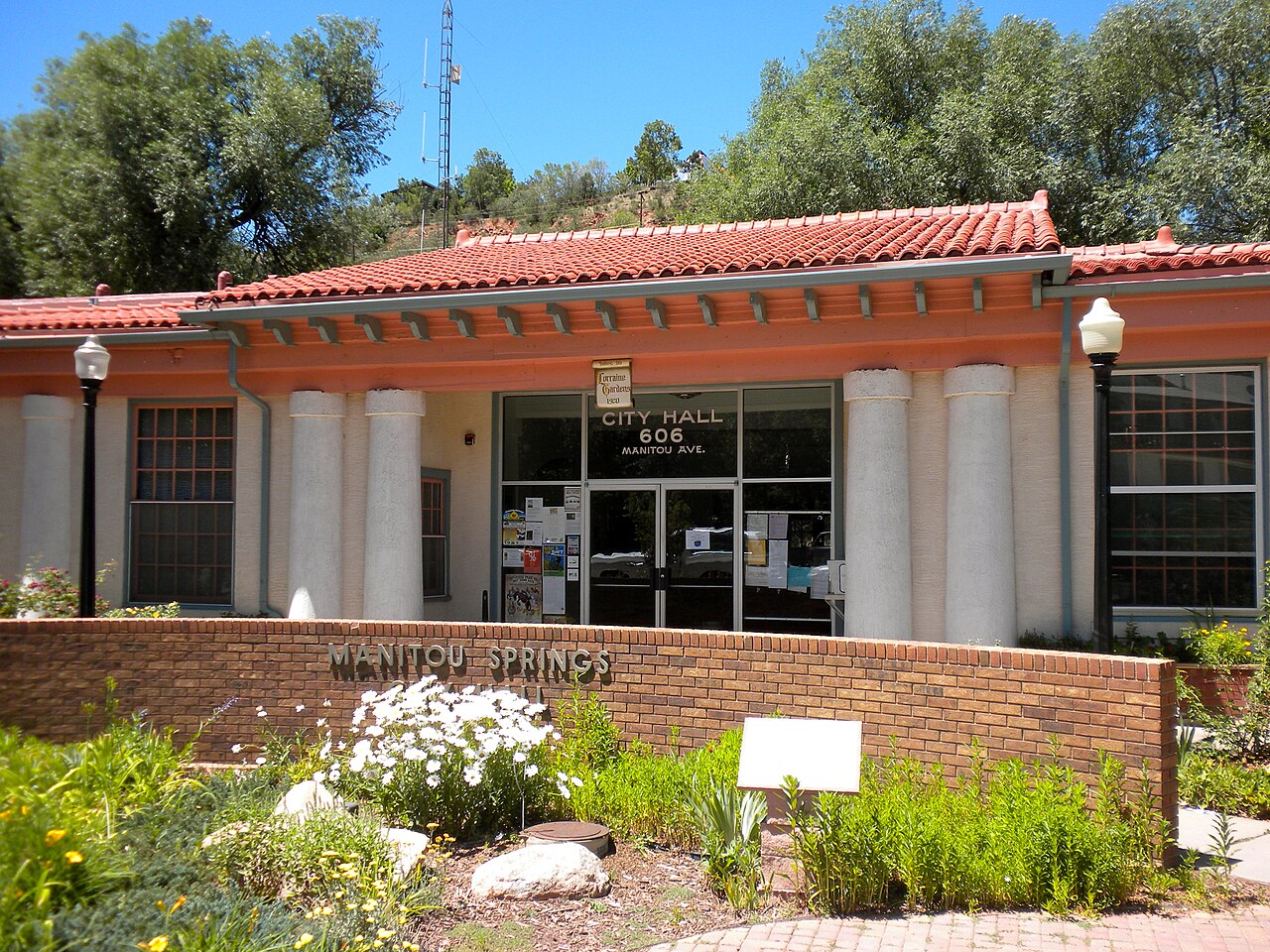 Manitou Springs &mdash; Manitou Springs City Hall