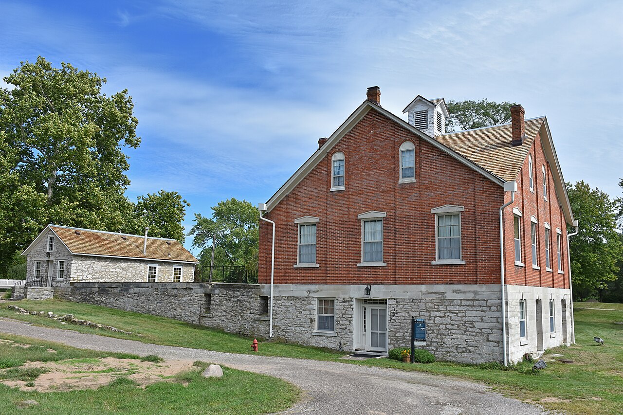 Nauvoo — Nauvoo House and Bidaman Stable - Nauvoo, Illinois - 24 September 2019