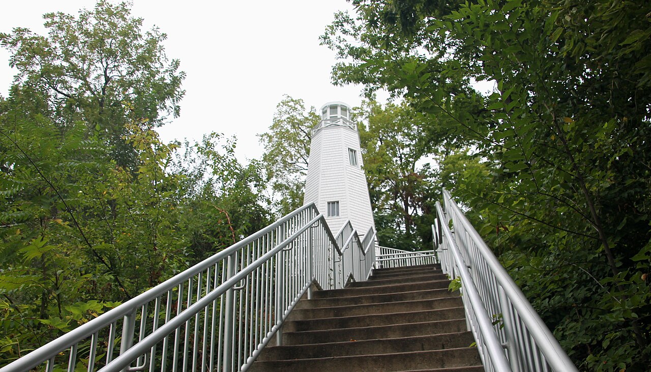 Hannibal &mdash; Hannibal, Missouri (36839355645)