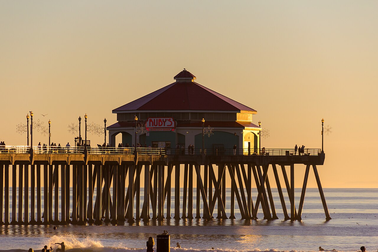 Huntington Beach &mdash; Ruby's, Huntington Beach pier, California