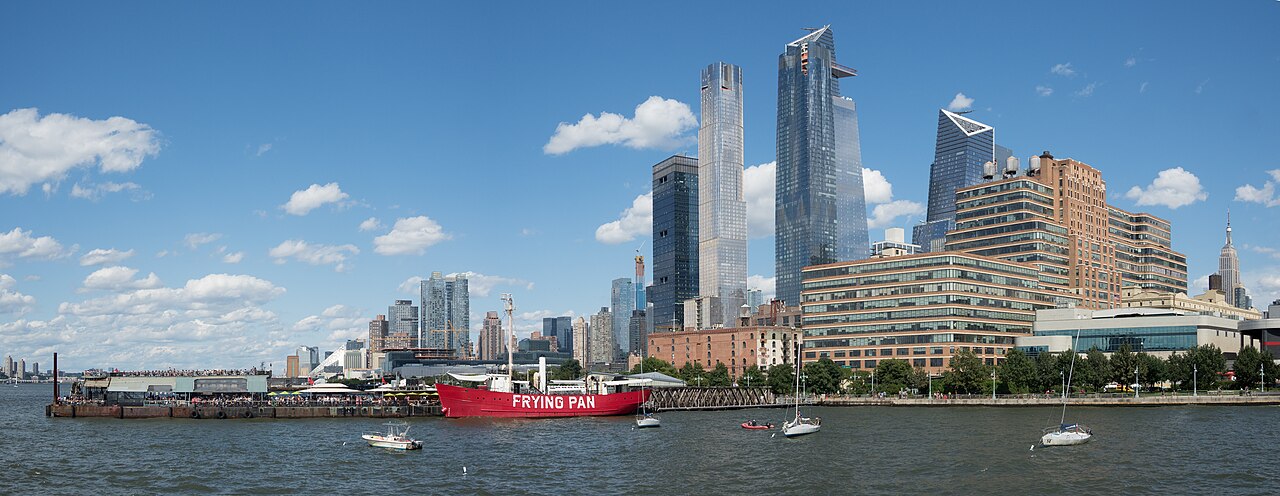 Hudson — Pier 66 and Hudson Yards (01473)p