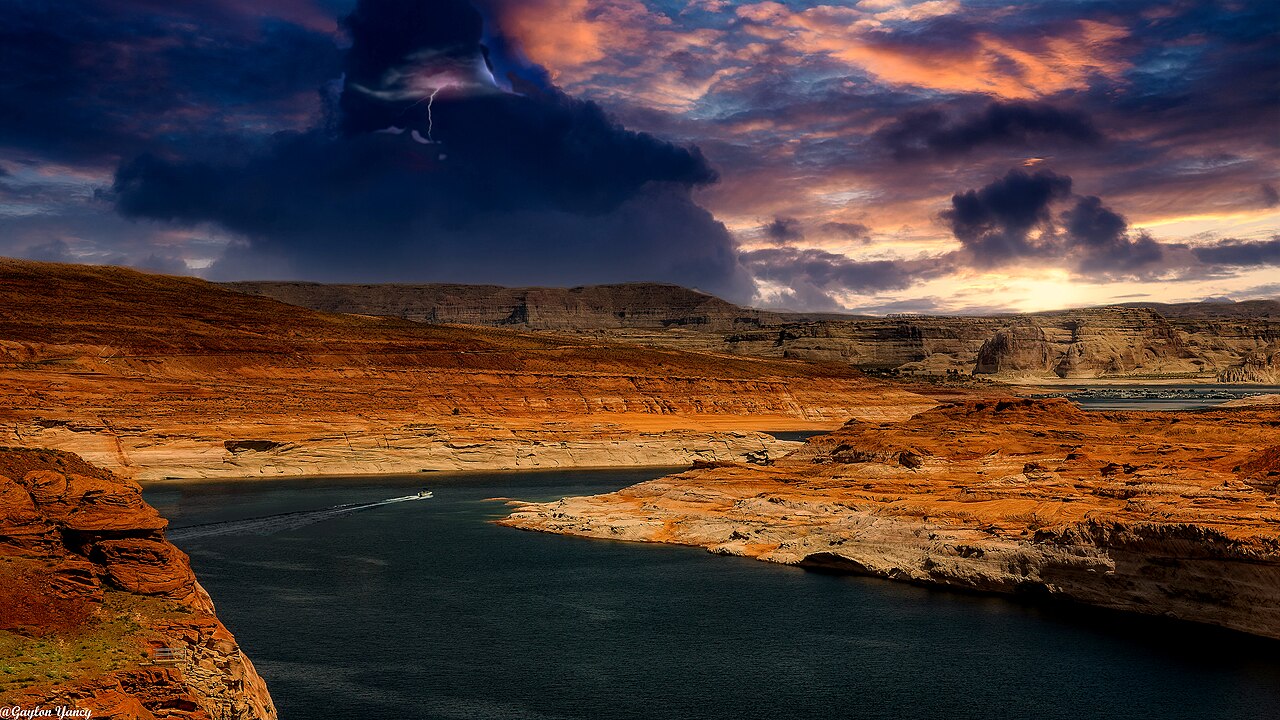 Page &mdash; Lake Powell - Page, Arizona (50560887677)