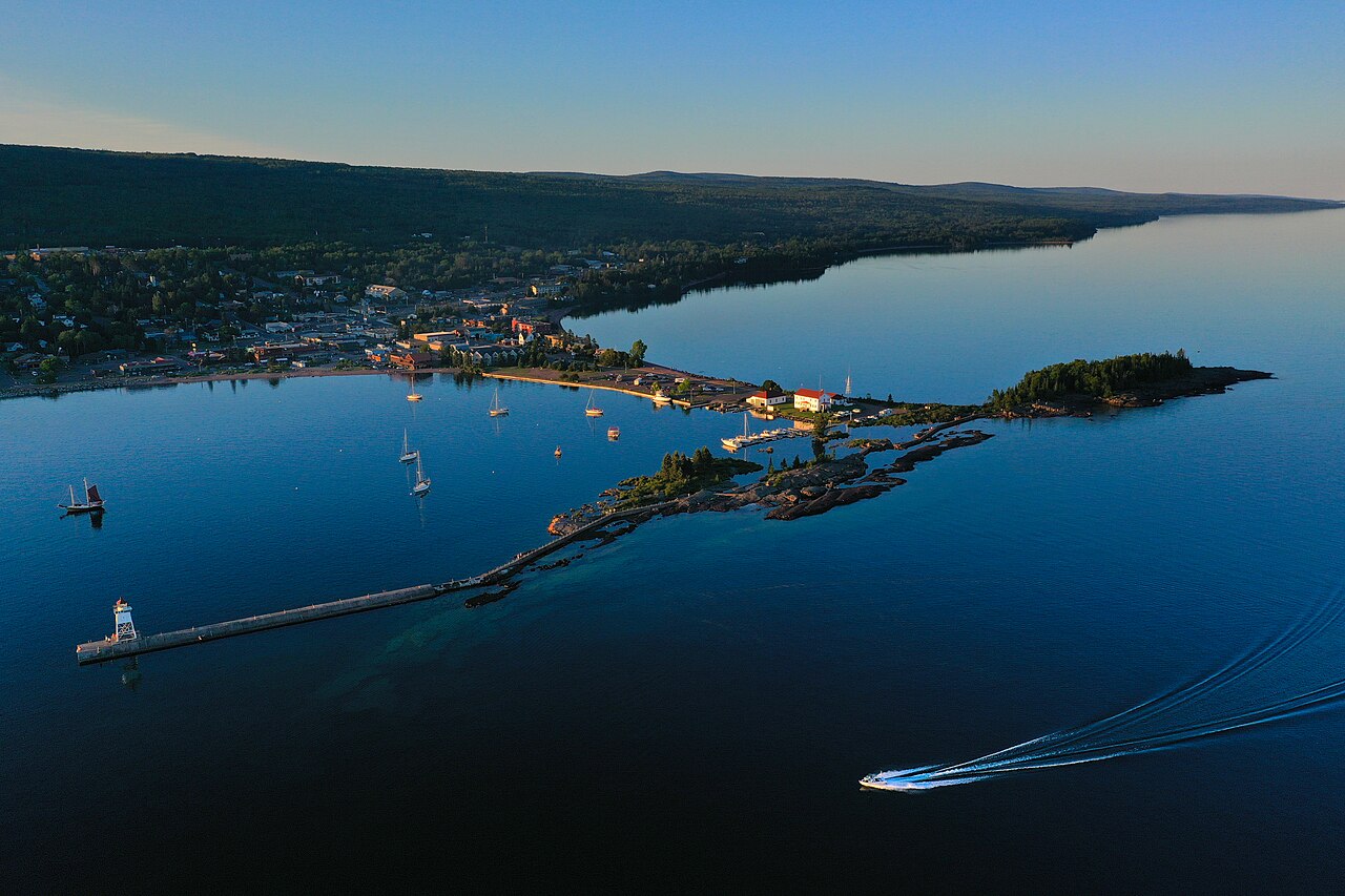 Grand Marais &mdash; Grand Marais harbor 2020-07-31