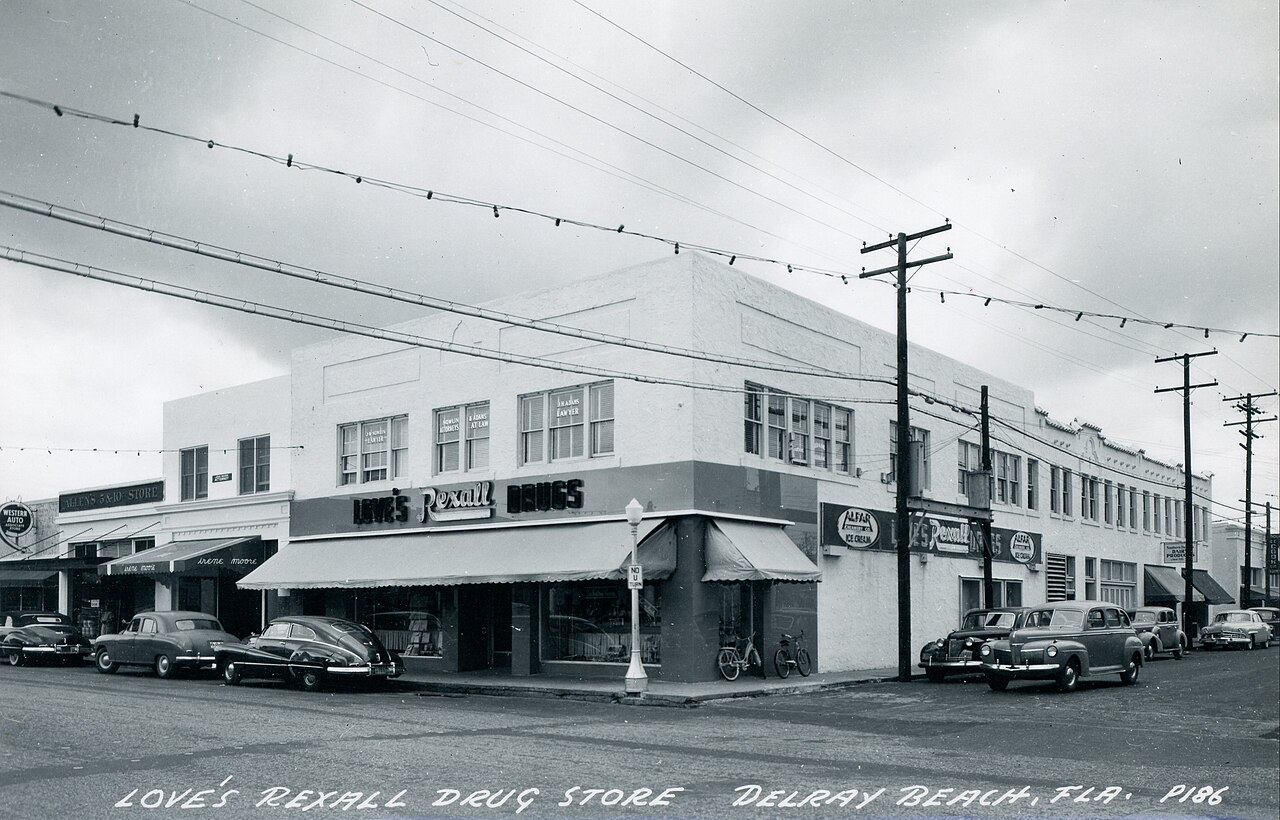 Delray Beach &mdash; Love's Rexall Drug Store Delray Beach Florida Vintage Postcard (48120557021)