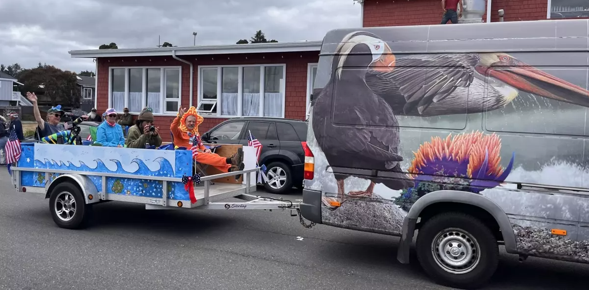 Bandon — Oregon Islands NWR volunteers Bandon parade 4 July 2025