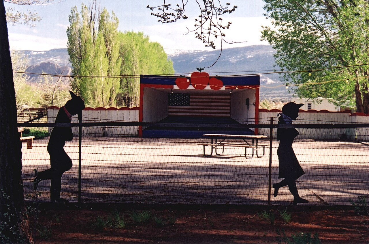 Torrey &mdash; Scenic Byway 12 - The Big Apple Outdoor Dance Hall in Torrey, Utah - NARA - 7721689