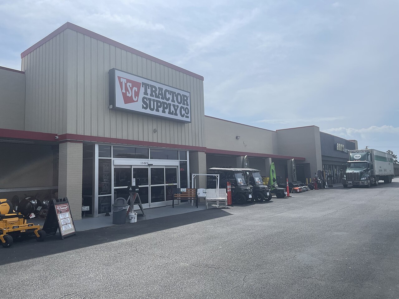 Thomasville — Tractor Supply (in former Walmart) - Thomasville, GA