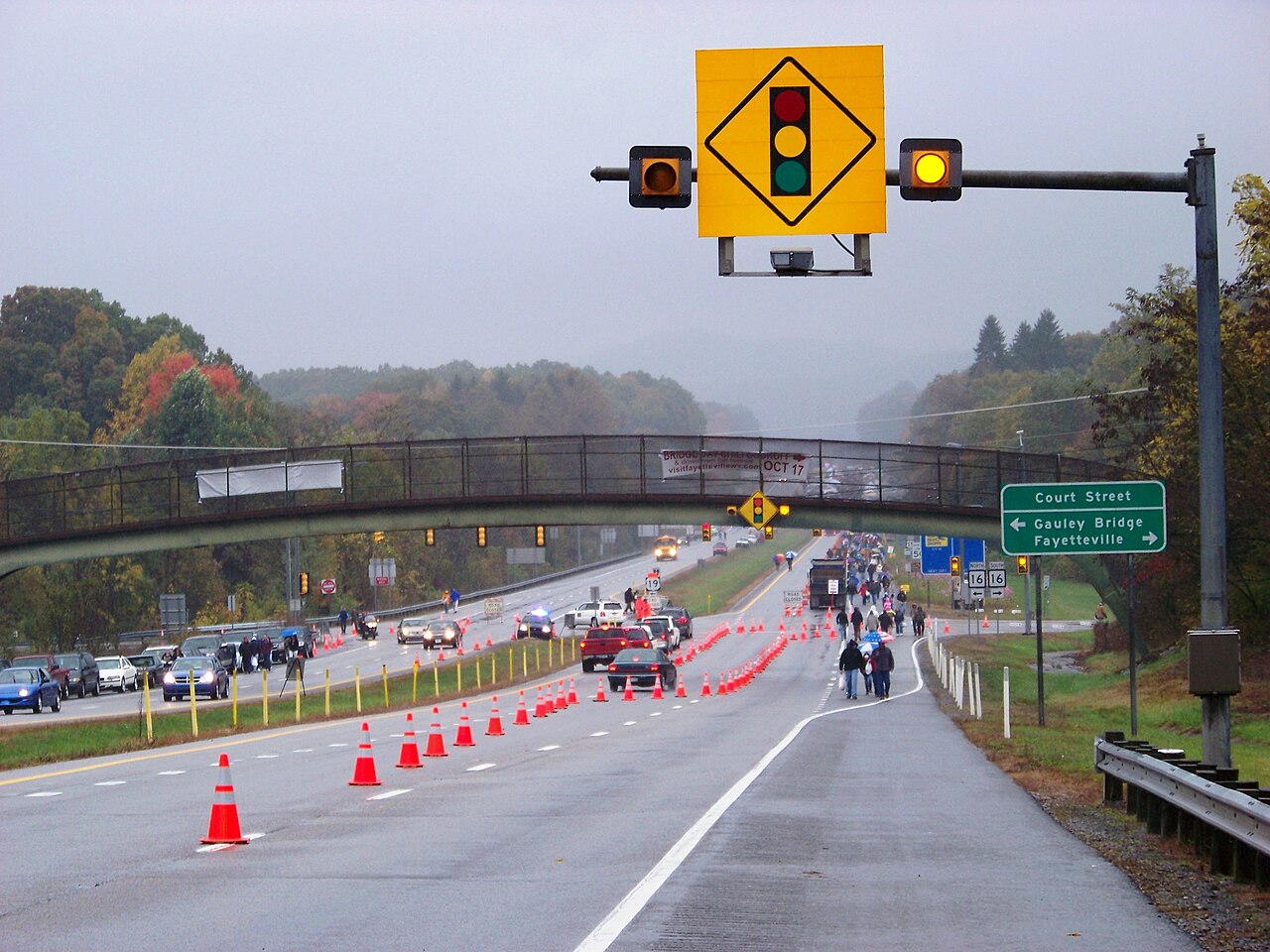 Fayetteville &mdash; Fayetteville, West Virginia on Bridge Day 2009 - panoramio