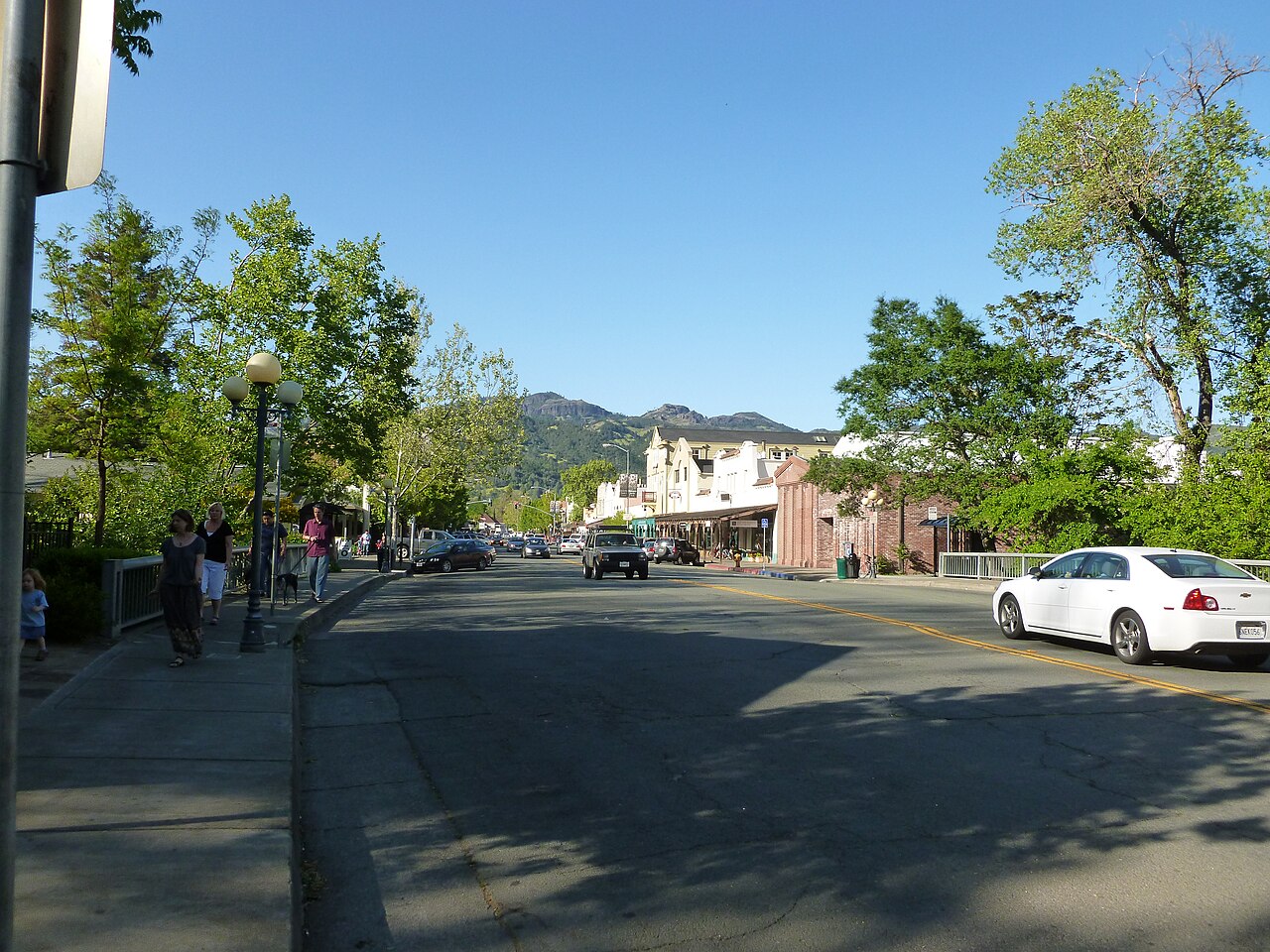 Calistoga — Calistoga near 1277 Lincoln Avenue looking north