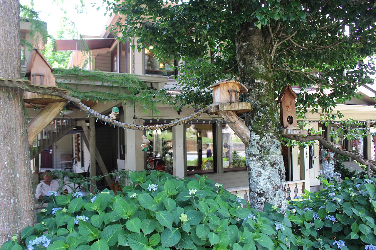 Helen &mdash; Bird houses, Helen 1